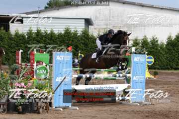 2021-08-01_17-17-39_2412