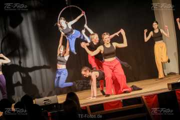 2025-02-15_21-04_2008