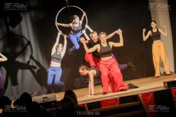 2025-02-15_21-04_2011