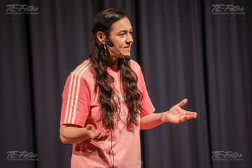 2025-02-15_21-28_3570