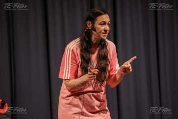 2025-02-15_21-29_3585