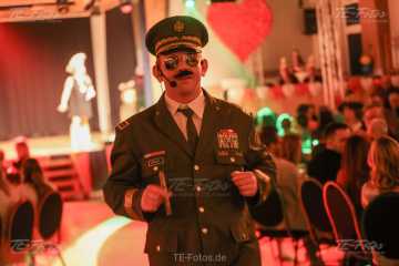 2025-02-15_21-53_4560