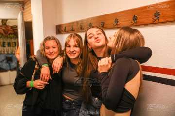 2025-02-15_23-48_12249