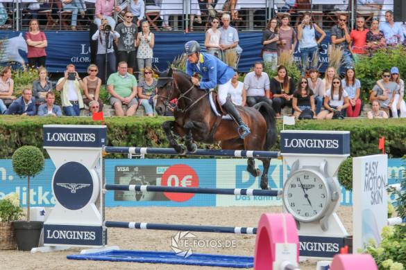 Christian Ahlmann gewinnt Stechen vor Simone Blum