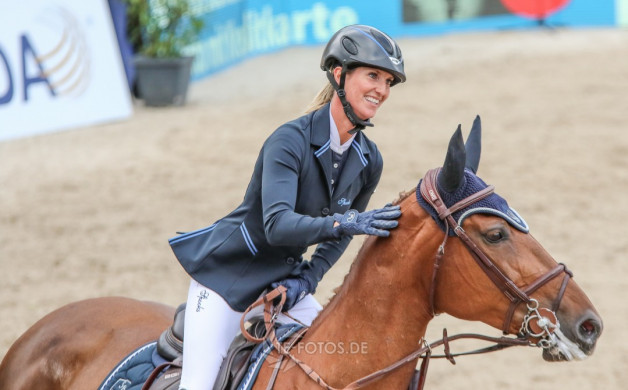 Simone Blum feiert 2. Platz auf DSP Alice