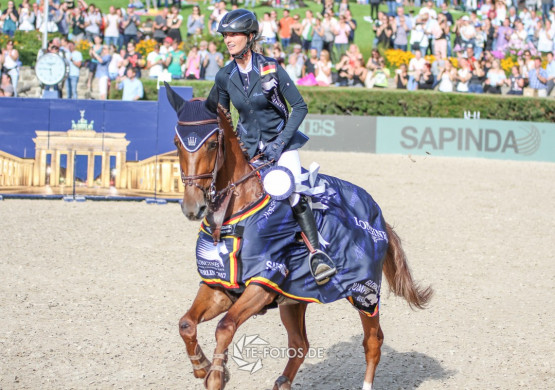Simone Blum feiert 2. Platz auf DSP Alice